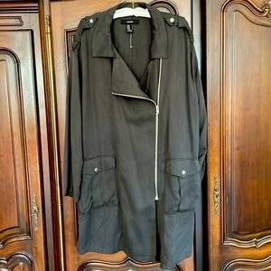NWOT Motor cycle style twill trenchcoat size medium graphite gray.